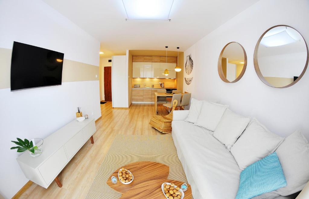 Kuchyňa alebo kuchynka v ubytovaní Apartamenty REZULAK Solna B104 204 303