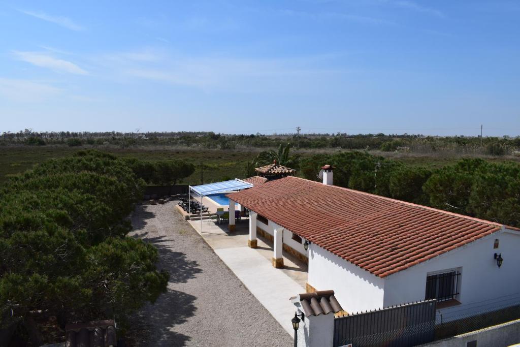 an overhead view of a house with a roof at La Parcela in Riumar