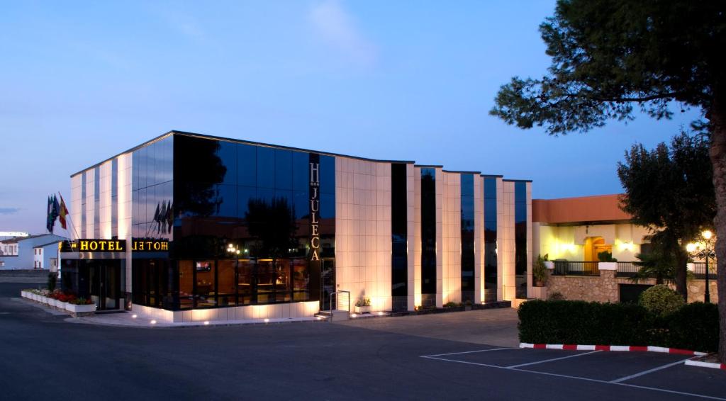 Budova, kde se hotel nachází
