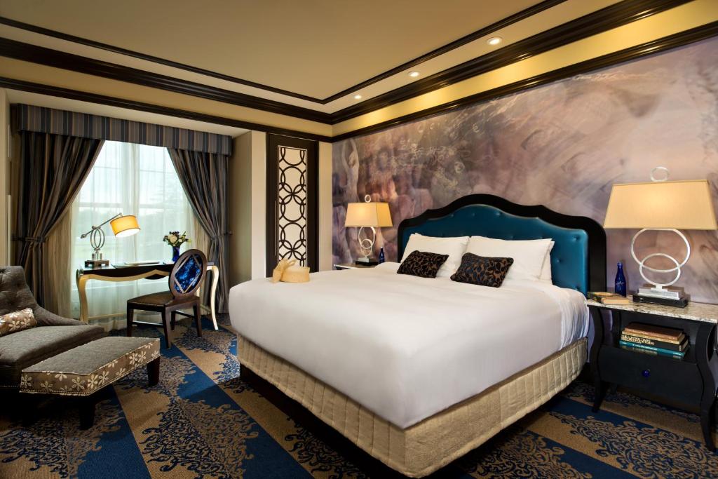 Saratoga Casino Hotel - 