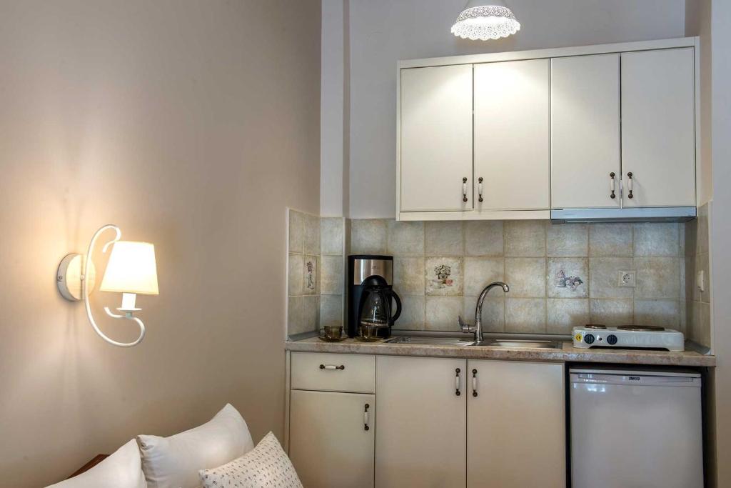 Megas Alexandros - 7