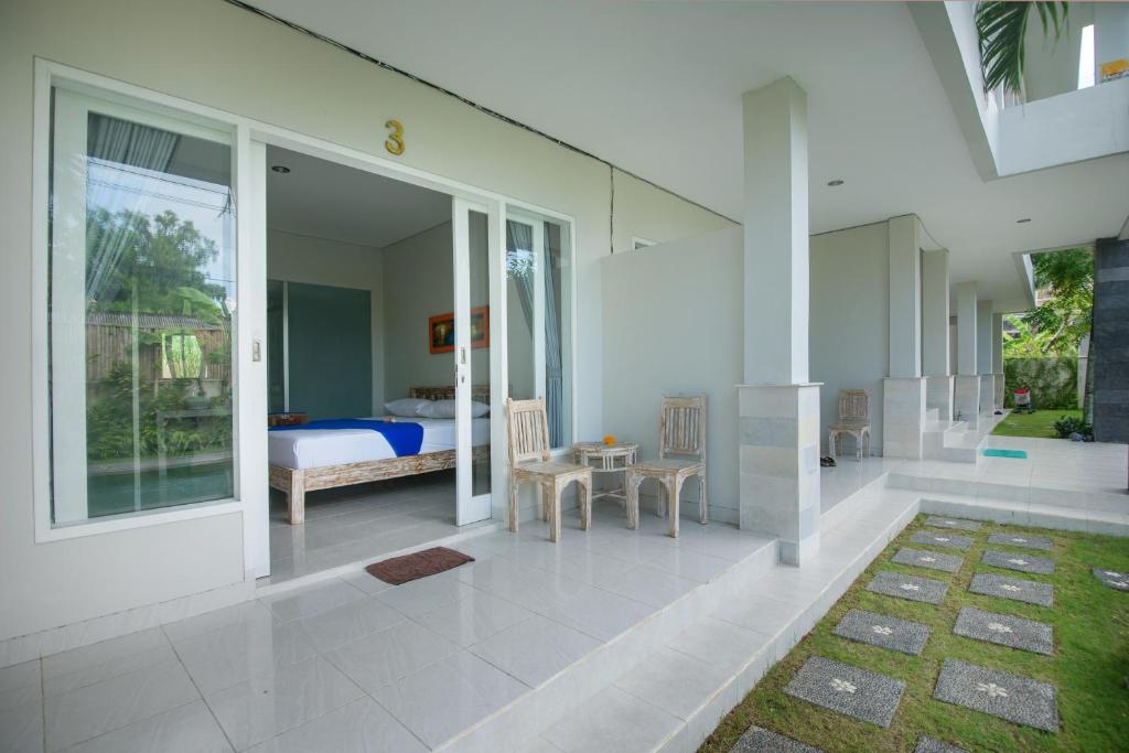 Asung Guesthouse - Deluxe Double Or Twin Room With Pool View