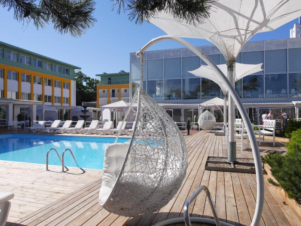 Bazén v ubytování Hotel Bryza Resort & Spa nebo v jeho okolí