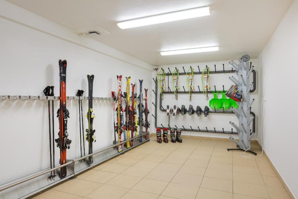 Posilňovňa alebo fitness centrum v ubytovaní Bukowy Park Hotel Medical SPA
