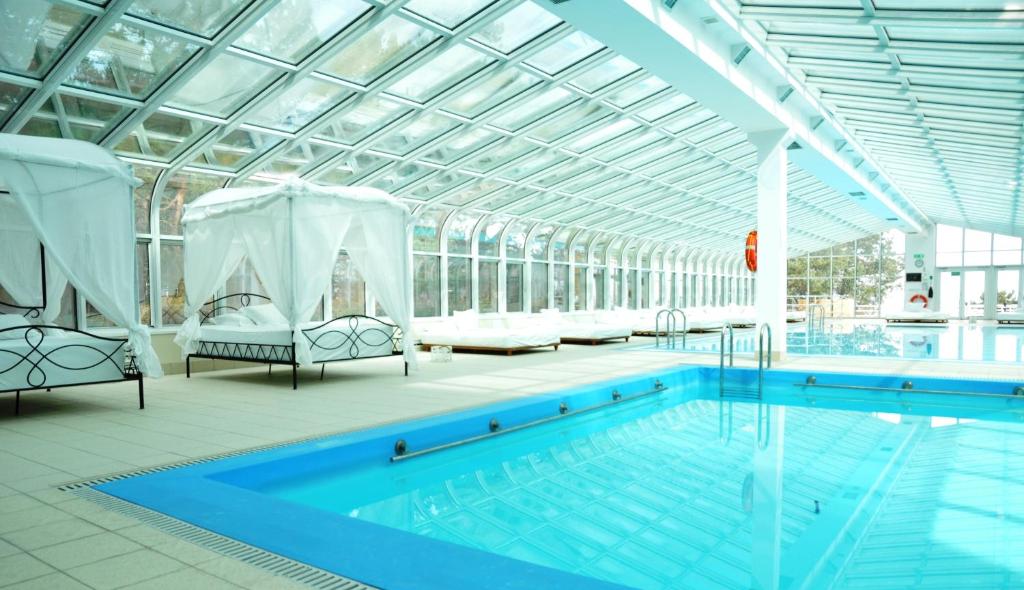 Bazén v ubytování Hotel Bryza Resort & Spa nebo v jeho okolí