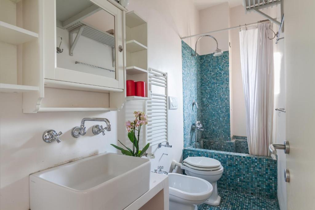 Kúpeľňa v ubytovaní HC - Sunny Apartment in Testaccio!