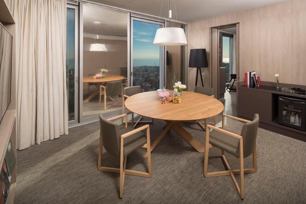 The Level at Melia Barcelona Sky - Resim 42