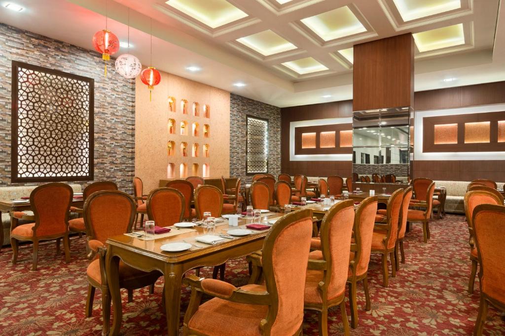 Restaurace v ubytování Ramada Jamshedpur Bistupur