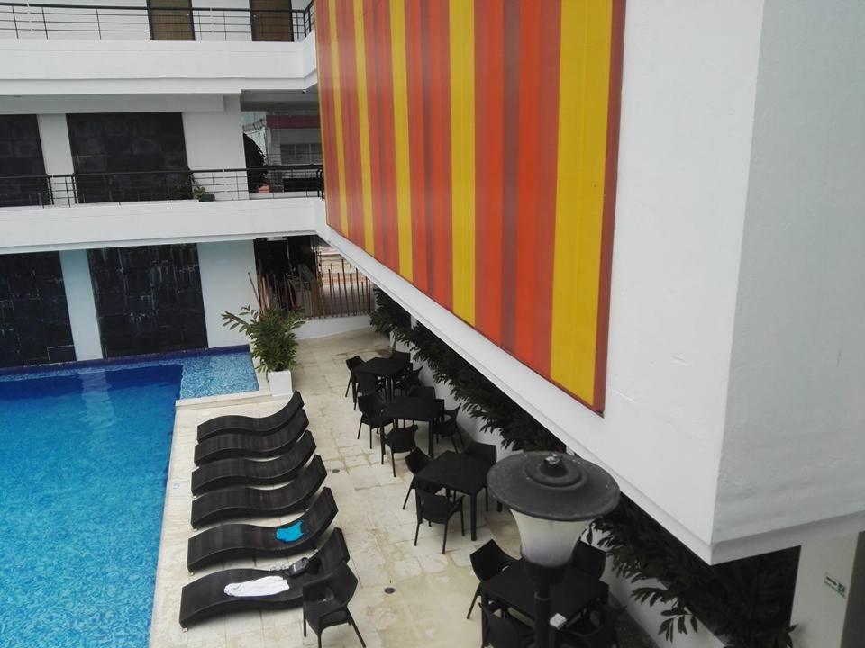 Bazén v ubytování Suite Sumapaz Hotel nebo v jeho okolí