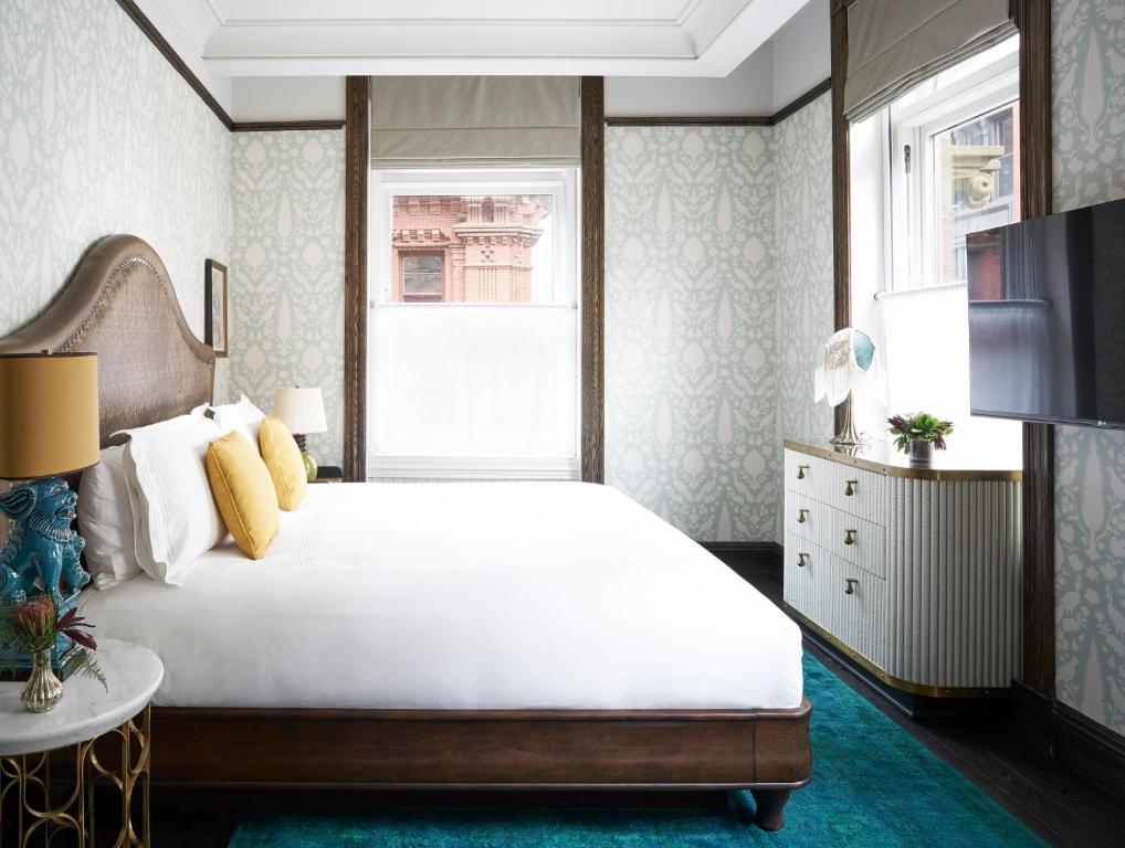 The Beekman, A Thompson Hotel, by Hyatt - Deluxe Corner Suite