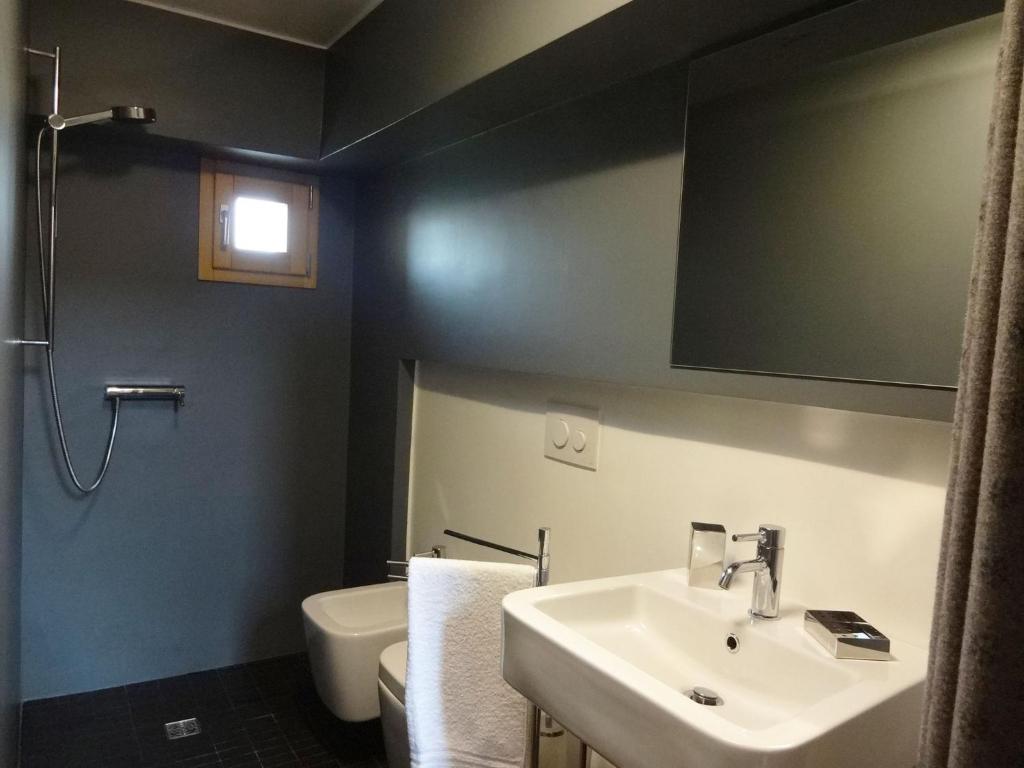 Koupelna v ubytování La Marmote Albergo Diffuso di Paluzza Faas