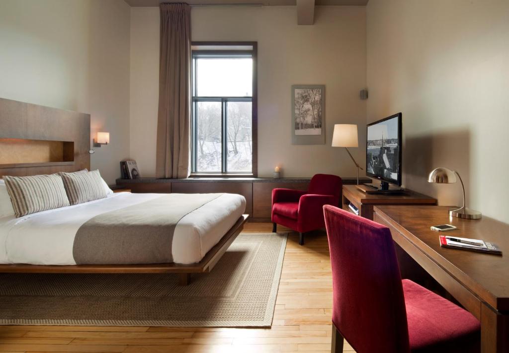 TV a/nebo společenská místnost v ubytování Hotel 71 by Preferred Hotels & Resorts