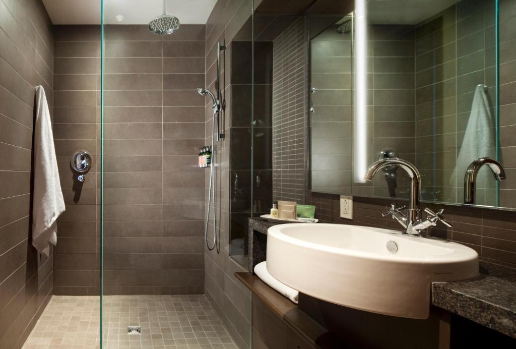 Koupelna v ubytování Hotel 71 by Preferred Hotels & Resorts