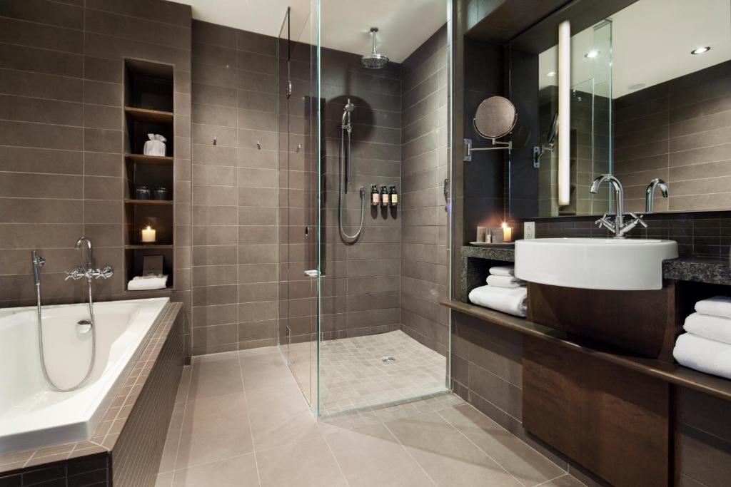 Koupelna v ubytování Hotel 71 by Preferred Hotels & Resorts