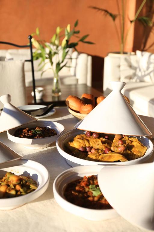 Comida en la casa de huéspedes o alrededores