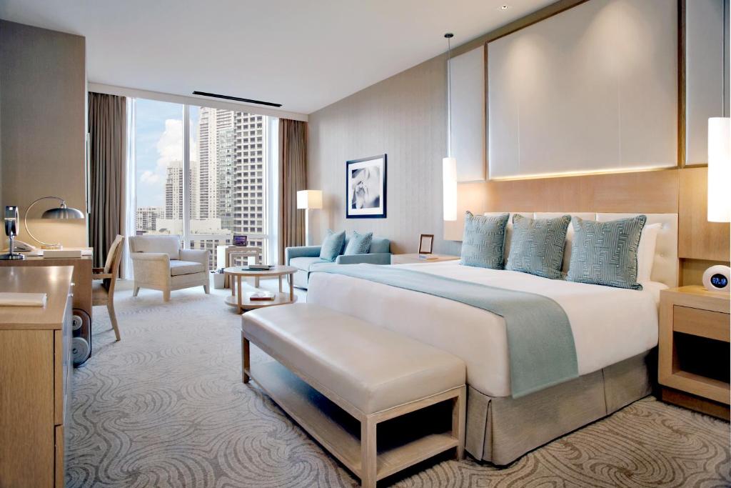 Trump International Hotel & Tower Chicago photo 4