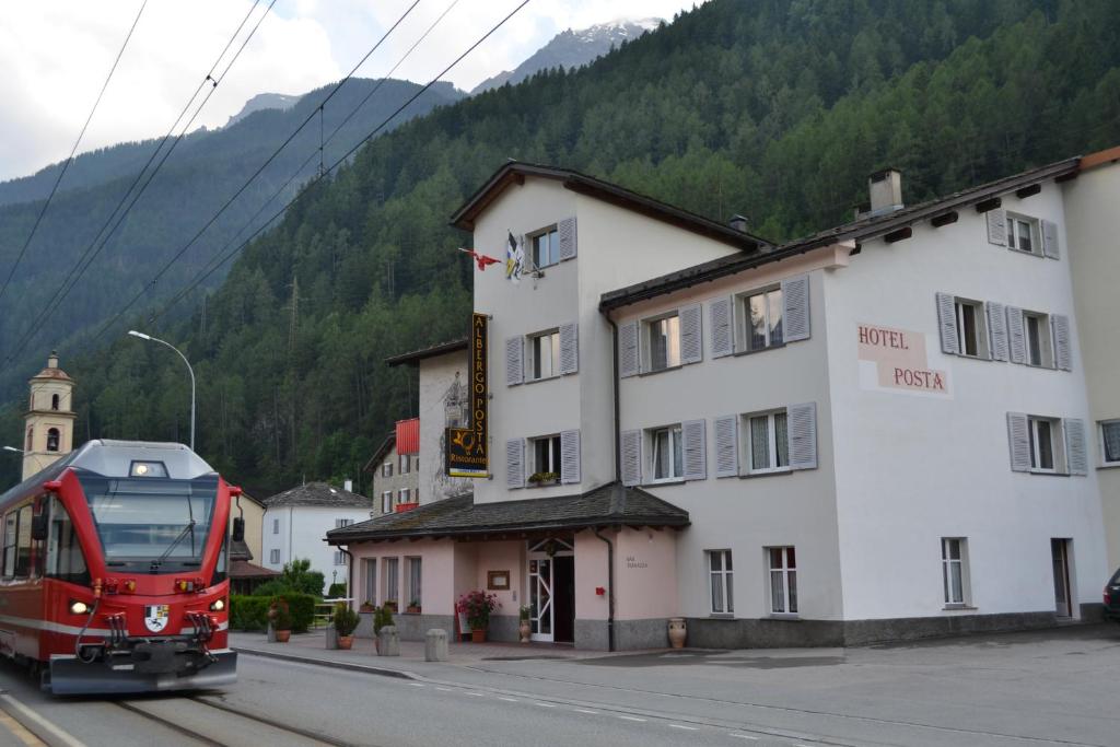 Nespecifikovaný výhled na hory nebo výhled na hory při pohledu z hotelu