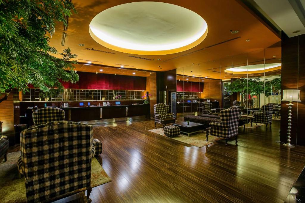 Posezení v ubytování The Arista Hotel Palembang