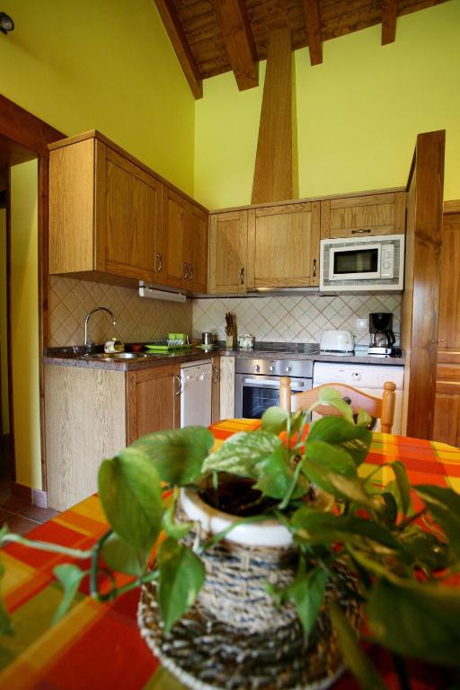 Hotel Rurales Viña (España Cangas de Onís) - Booking.com