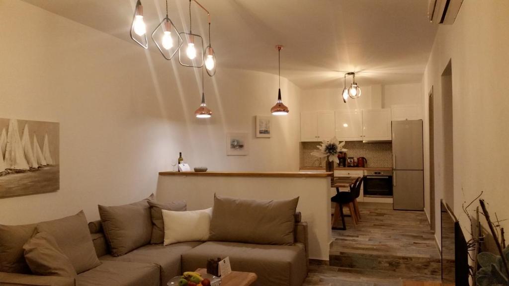 Część wypoczynkowa w obiekcie Abelomilos Exclusive Villa