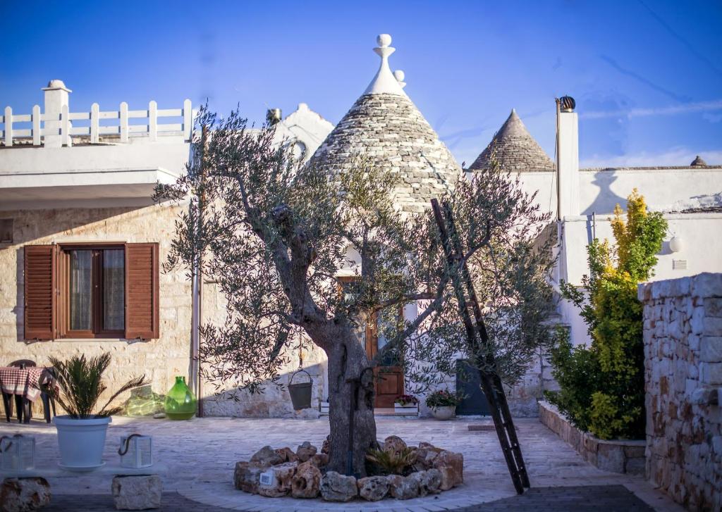 The building in which the holiday home is located