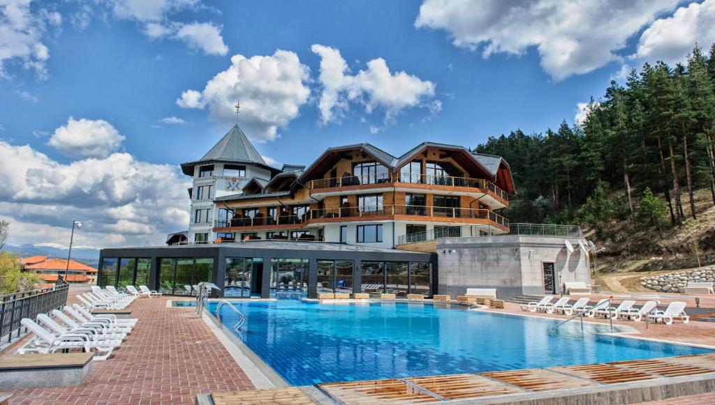 Bazén v ubytování Hot Springs Medical and SPA nebo v jeho okolí