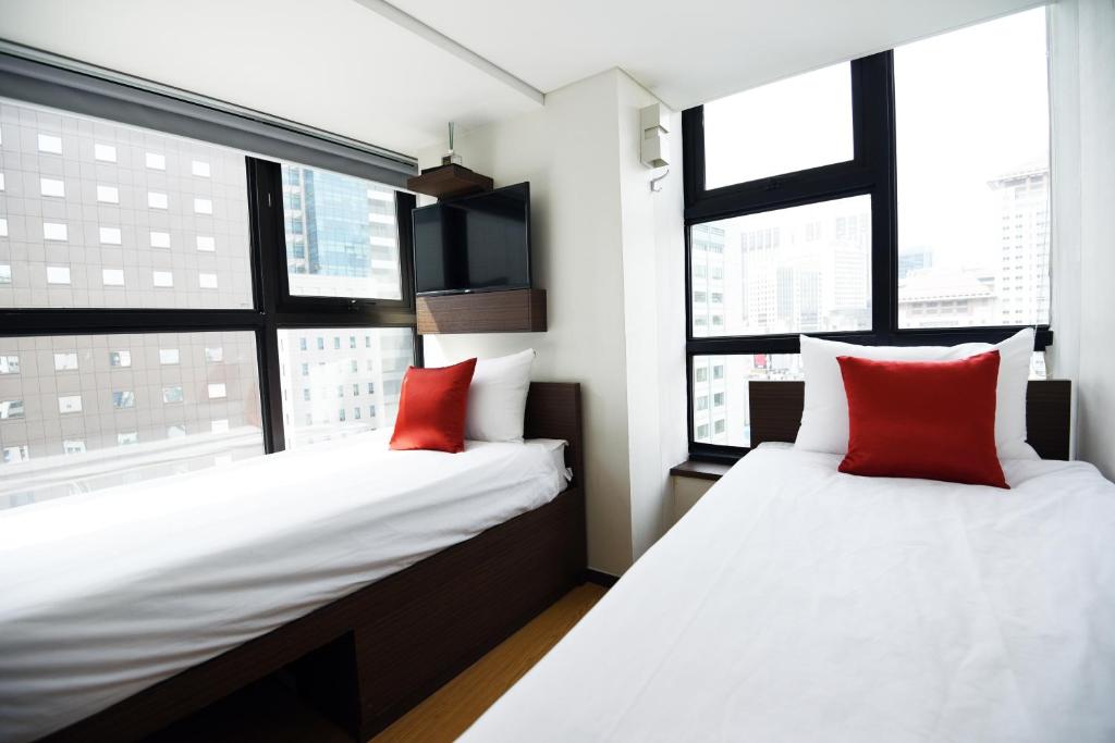 57 Myeongdong Hostel photo