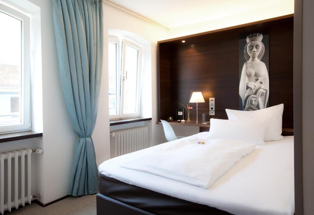 Stern am Rathaus - Resim 11