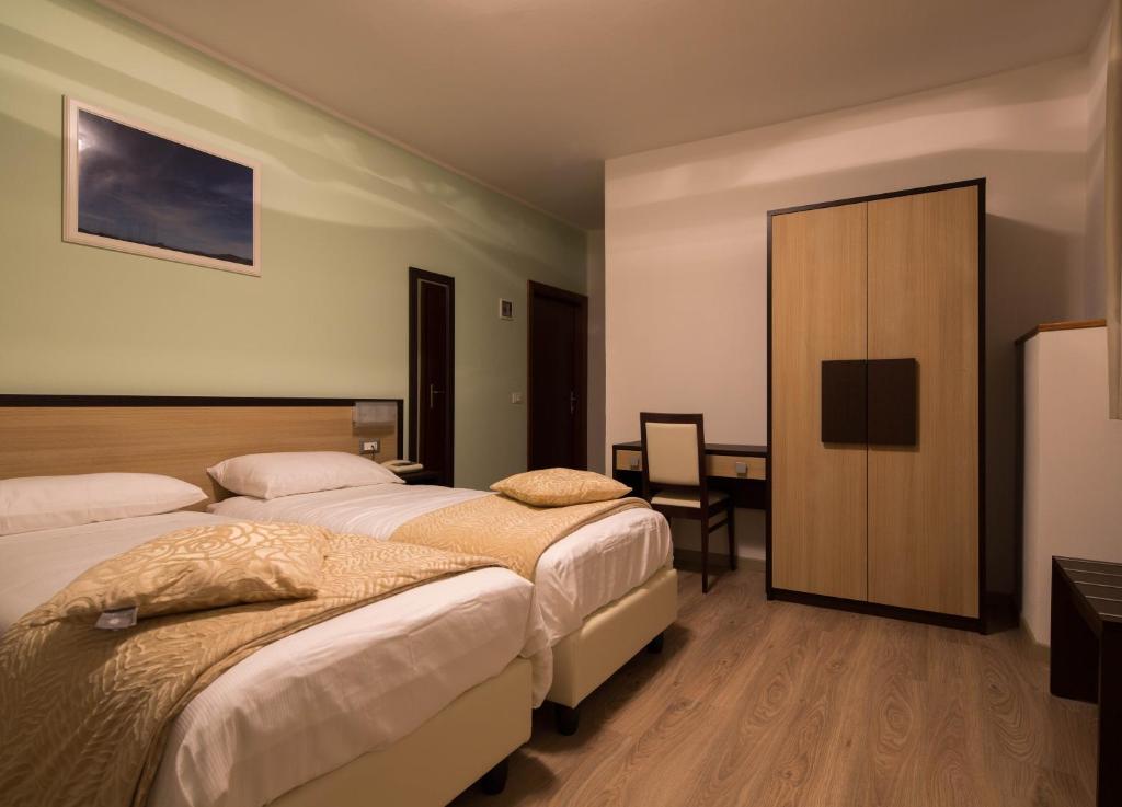 Albergo Ristorante Bismantova - Standaard Driepersoonskamer