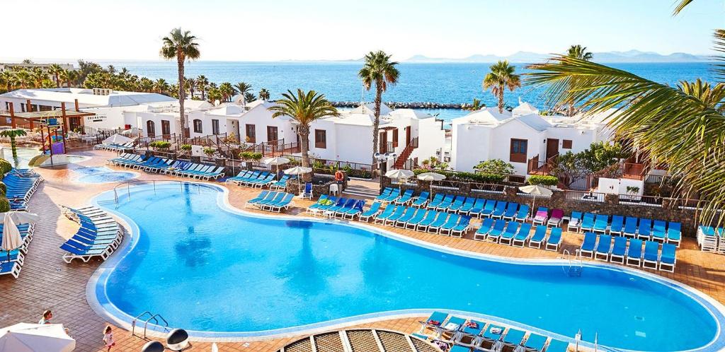 Bazén v ubytování Playa Blanca Sea View nebo v jeho okolí