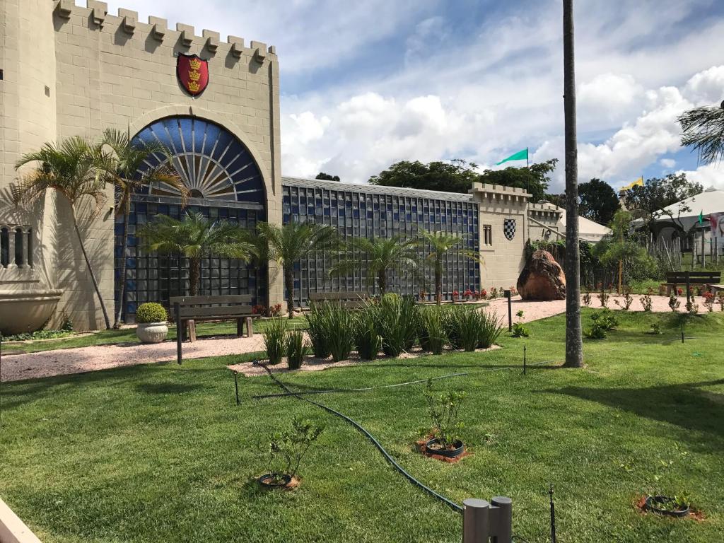  Pousada Camelot Inn