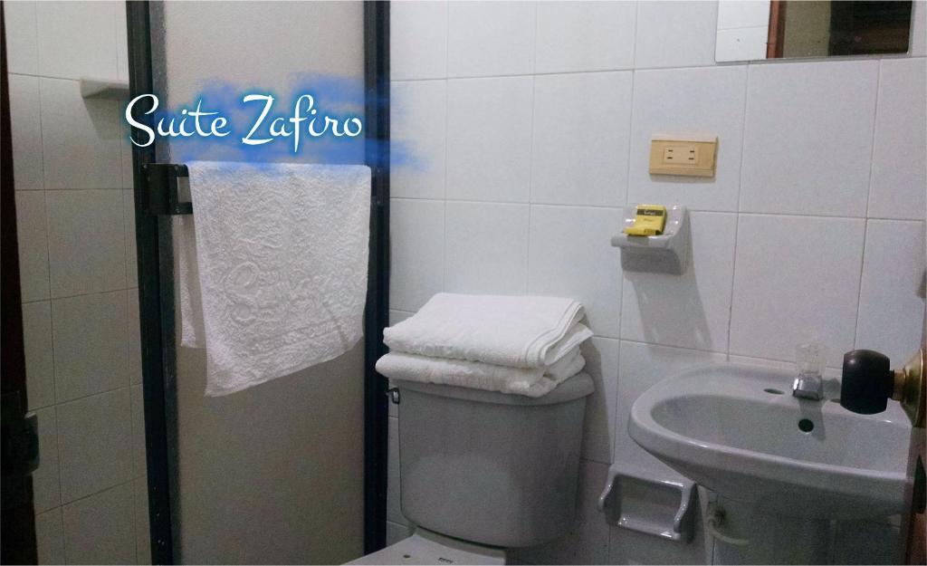 Koupelna v ubytování Suite Sumapaz Hotel
