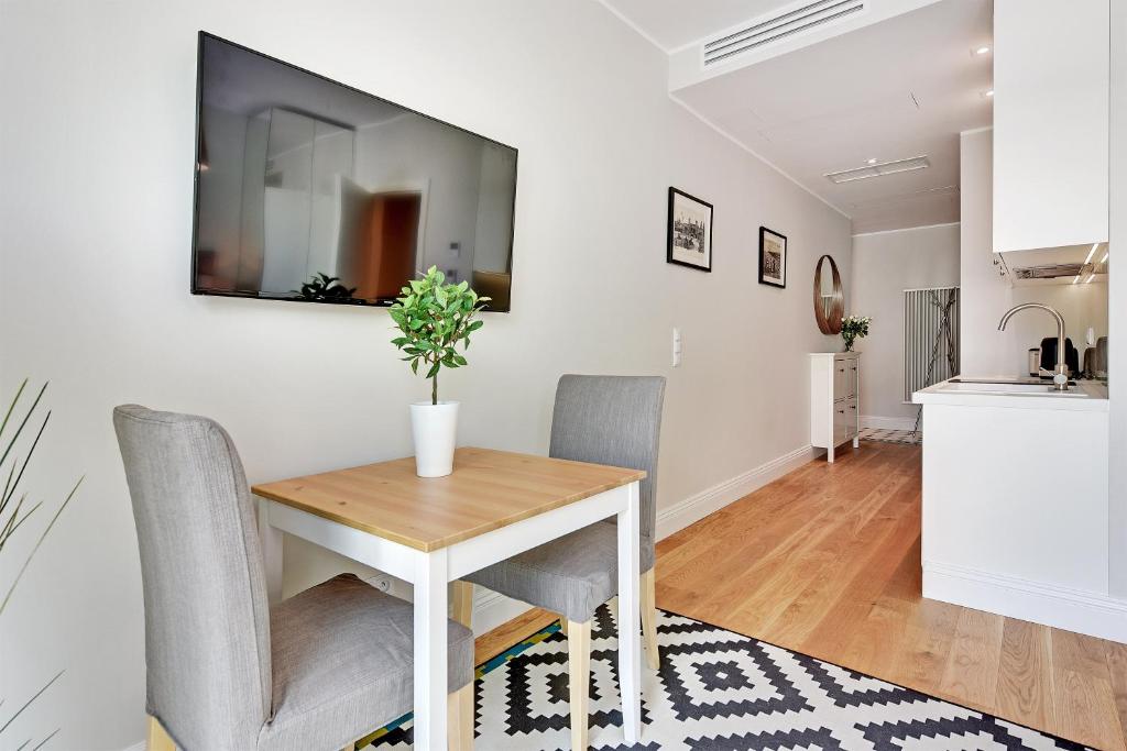 Kuchyňa alebo kuchynka v ubytovaní Grand Apartments Wave- Na Fali