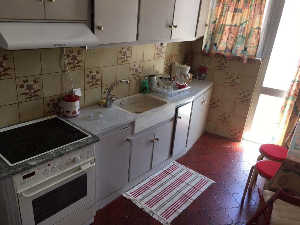 Dapur atau dapur kecil di Apartment in Markopoulo center