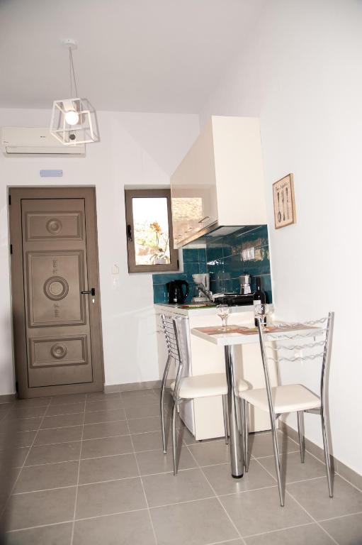 Zdjęcie z galerii obiektu Efrilias Studios & Apartments w mieście Kisamos