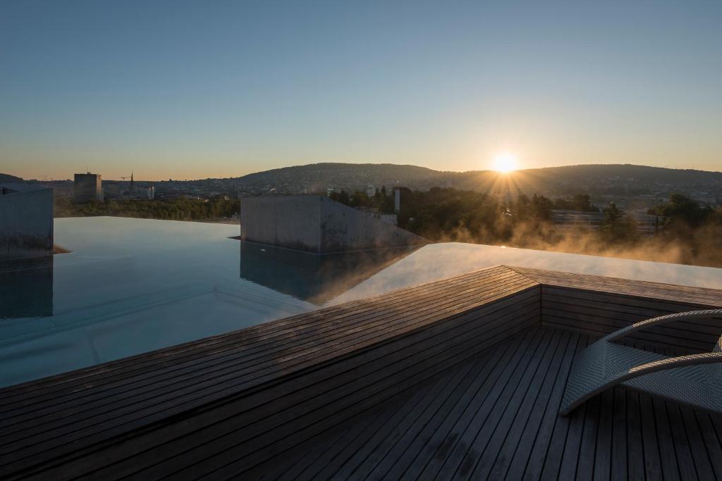 Piscina di B2 Hotel Zürich o nelle vicinanze