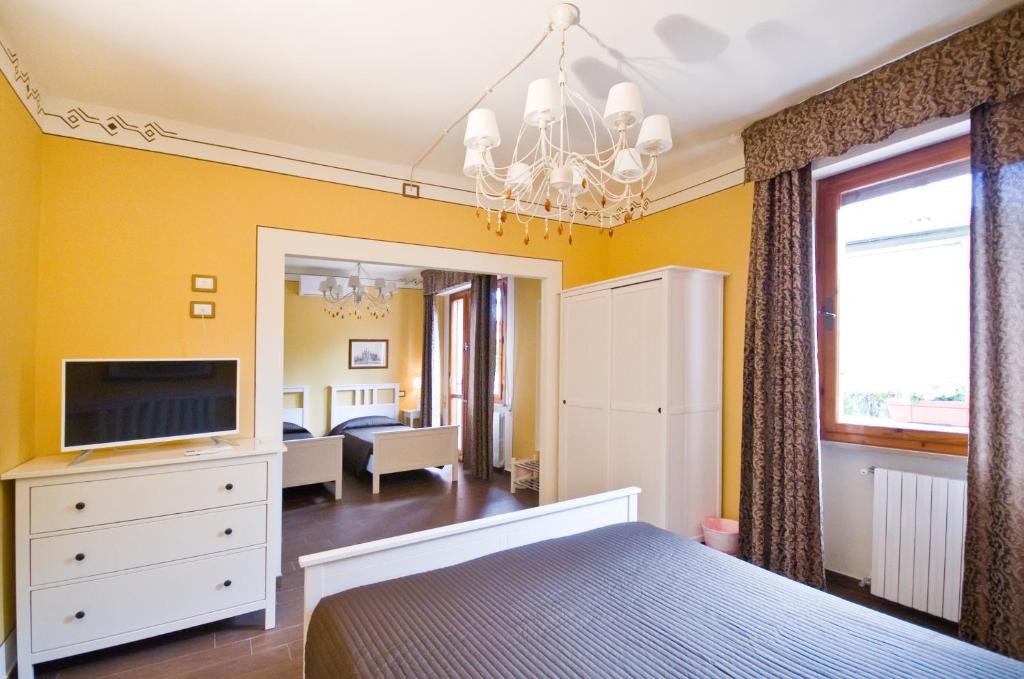 Hotel Pisa Tower - Budget Vierpersoonskamer - Apart Gebouw