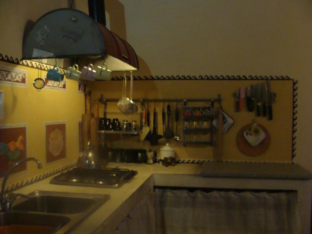 Kuchnia lub aneks kuchenny w obiekcie Antico Casale dei Sogni agriturismo