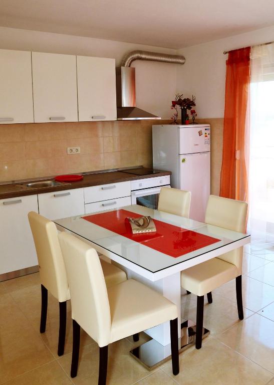 Apartments Maris - Apartment With Sea View