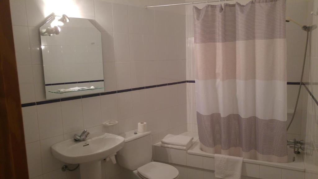 Koupelna v ubytování Apartamentos Martell