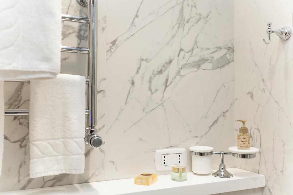 Łazienka w obiekcie Margherita Suites