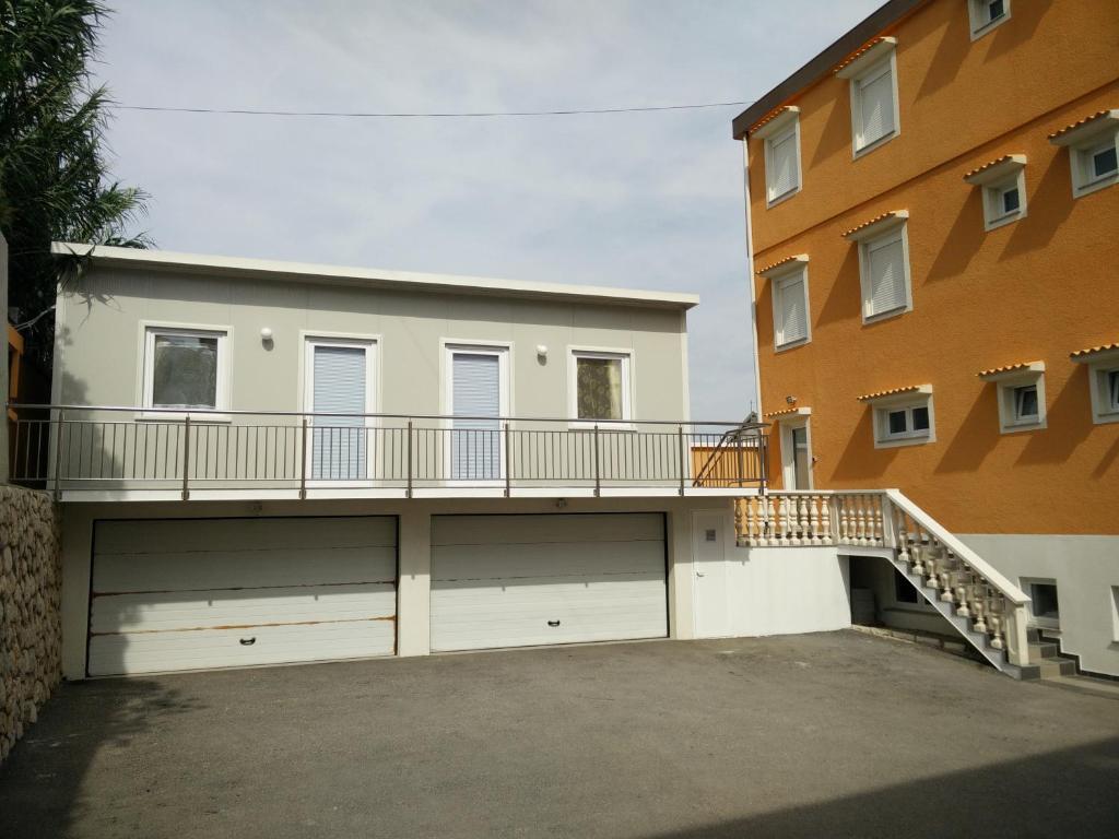 Budynek, w którym mieści się apartament