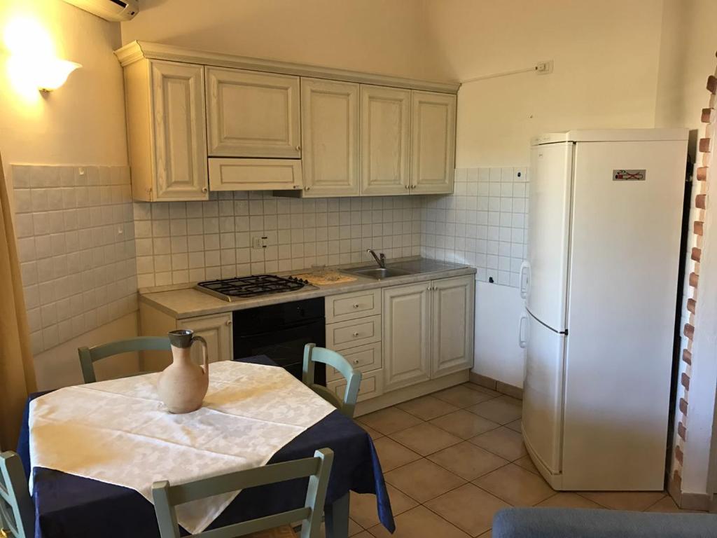 Villino Iris a Murta Maria - Accogliente casa con piscina