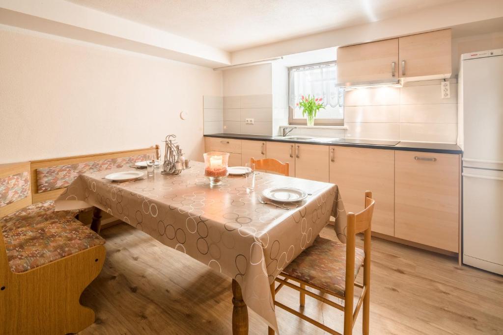 Kuchyň nebo kuchyňský kout v ubytování Hotel Bettstadl