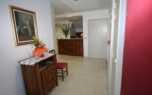 Kuchyň nebo kuchyňský kout v ubytování Hotel Lafon - face à l'Océan