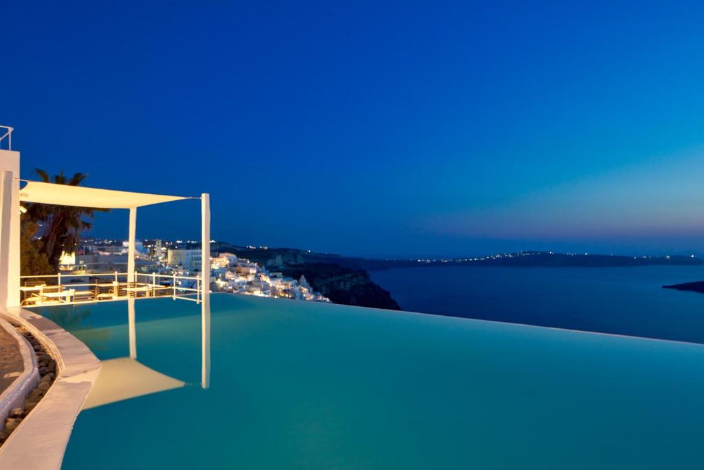 Bazén v ubytování Cosmopolitan Suites - Small Luxury Hotels of the World nebo v jeho okolí