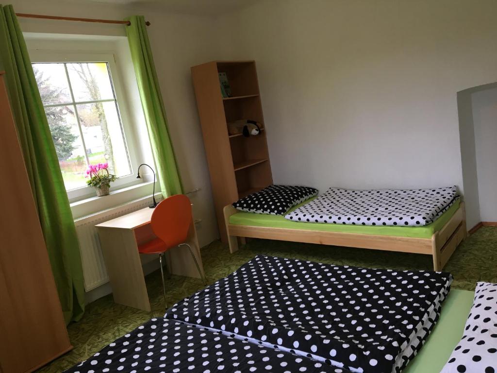 Postel nebo postele na pokoji v ubytování Apartments Mirror