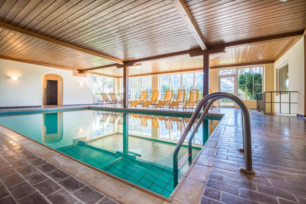 Bazén v ubytování Hotel Antholzerhof nebo v jeho okolí