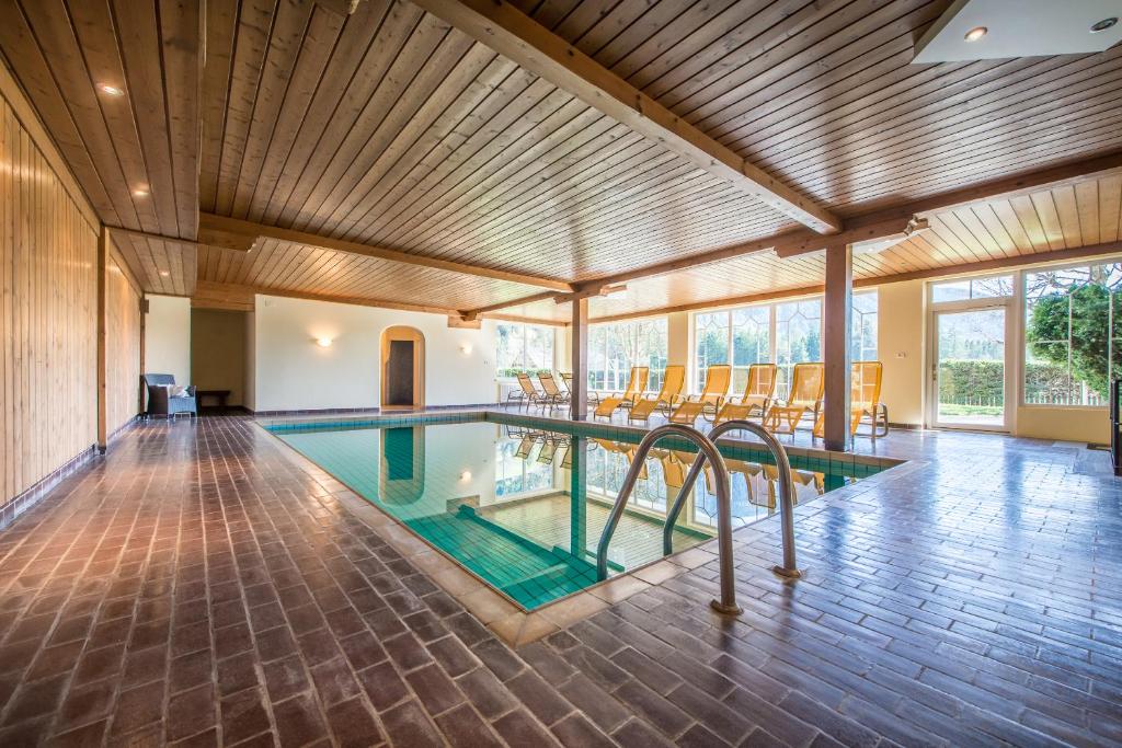 Bazén v ubytování Hotel Antholzerhof nebo v jeho okolí