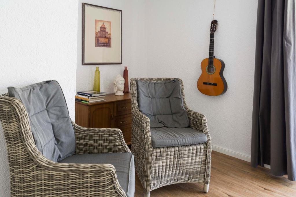 Posezení v ubytování Konstanz nähe, ruhiges 4-Zim-Wohnung bis 8 Personen